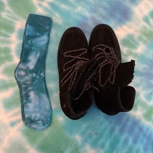 Skechers Black Boots and tie dye teal socks bundle #59